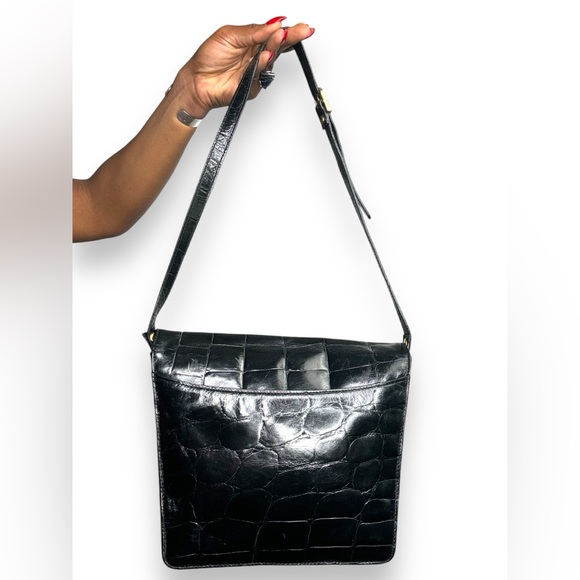 1990s “Marco Avane” Black Embossed Crossbody - Picture 3 of 4